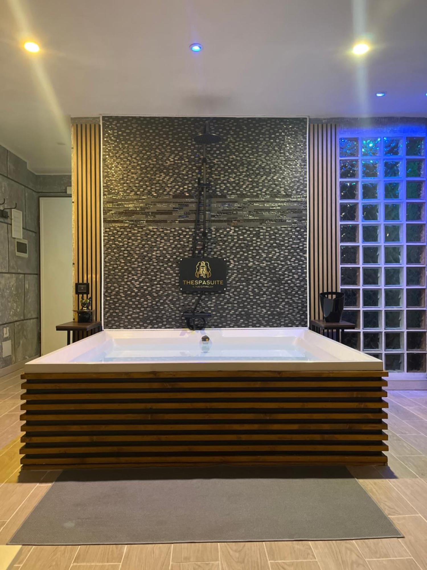 The Spa Suite Рим Екстериор снимка